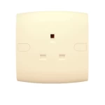 فيش كهرباء  13 أمبير  الفنار موديل ألف كلاسيك المقاس  7x7 اللون البيج